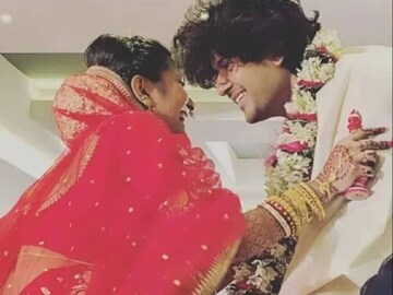 কৌশাম্বির গলায় মালা দিলেন আদৃত, উচ্ছেবাবুর বিয়েতে গরহাজির মিঠাই, মিসিং সৌমিতৃষা!