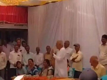 কংগ্রেস বিধায়কের হুমকিতে বিতর্ক।