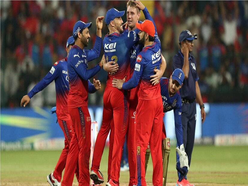 আরসিবির প্রথম একাদশ যেমন হতে পারে- ফিল সল্ট, বিরাট কোহলি, রজত পাতিদার, লিয়াম লিভিংস্টোন, জীতেশ শর্মা, টিম ডেভিড, ক্রুনাল পান্ডিয়া, স্বপ্নিল সিং, ভুবনেশ্বর কুমার, জোশ হ্যাজেলউড এবং যশ দয়াল।