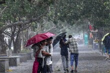 দু’ঘণ্টার মধ্যেই রাজ্যের ছ’জেলায় ঝড়বৃষ্টি-সহ চার জেলায় ধেয়ে আসছে কালবৈশাখী