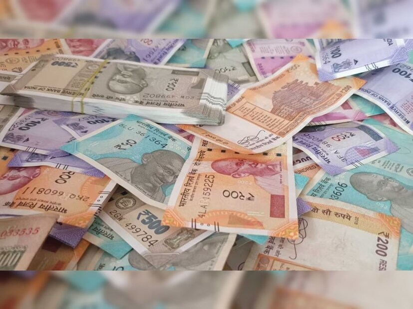 ভ্যারিয়েবল অ্যানুইটি -আগামী ২-৩ মাসের মধ্যেই এই ভ্যারিয়েবল অ্যানুইটি প্ল্যান প্রকাশ হতে চলেছে। এটি একটি কমপাউন্ড অর্থলগ্নিমূলক প্ল্যান।