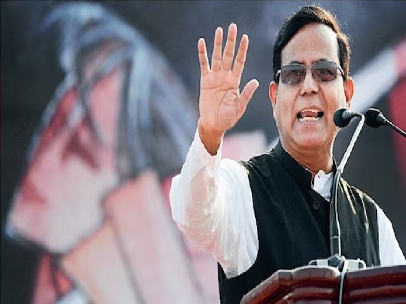 *মনোনয়নপত্র জমা দেওয়ার পাশাপাশি নির্বাচন কমিশনের নিয়ম মেনে জমা দিয়েছেন হলফনামা। যা থেকেই তার সম্পত্তি থেকে শুরু করে পড়াশোনা সংক্রান্ত বিভিন্ন তথ্য পাওয়া যায়। ফাইল ছবি। 