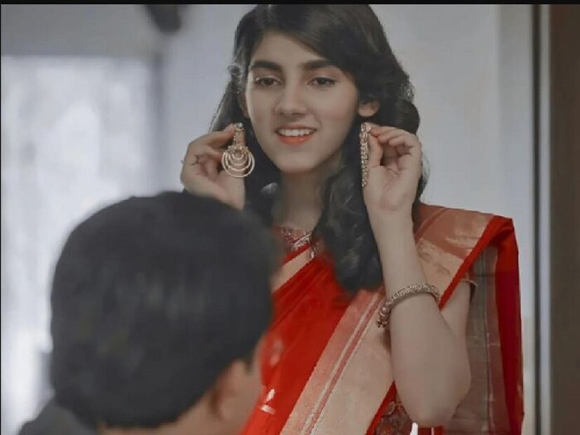 ক্রিকেট অথবা নাচকে পেশা হিসেবে না নিয়ে কর্পোরেট দুনিয়ায় নিজেকে প্রতিষ্ঠিত করার লক্ষ্যে শুরুটা ভালই করেছেন সানা৷ ঈর্ষণীয় বেতনের প্যাকেজেই পেশাদারি জীবন শুরু করেছেন তিনি৷