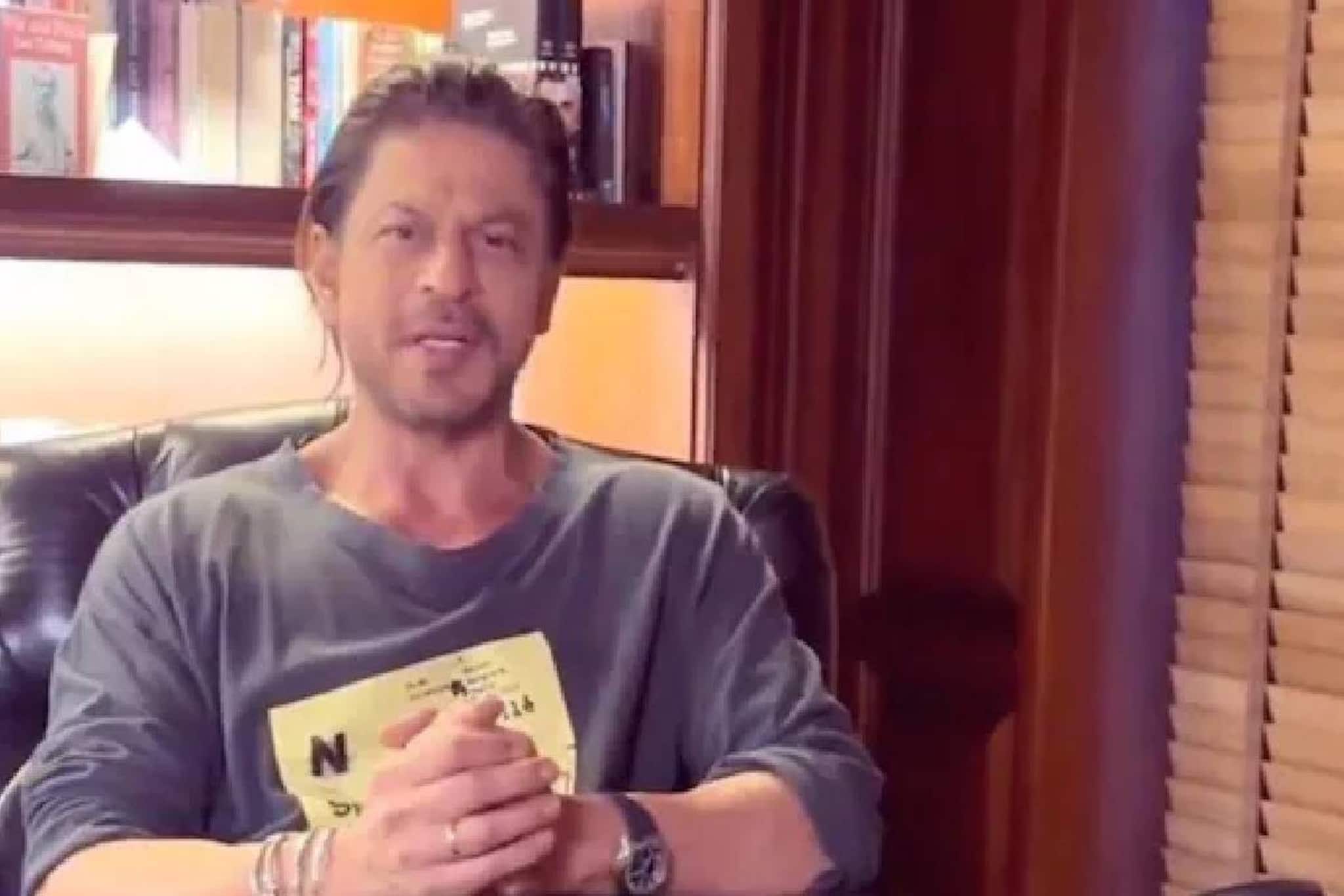 গভীর রাতে আচমকা হাসপাতাল ছুটলেন বলিউড বাদশা শাহরুখ খান... কী এমন হল?