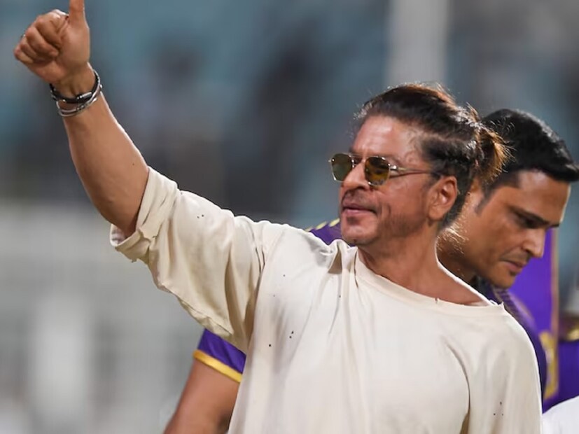 পুলিশের মতে, কলার বলেছিল যে, “মন্নত ব্যান্ডস্ট্যান্ড থেকে আমি শাহরুখ খানকে ফোন করছি। যদি তিনি আমায় ৫০ লক্ষ টাকা না দেন, তাহলে আমি তাহলে ওঁকে মেরে ফেলব। এরপর ওই কলারের উদ্দেশ্য সম্পর্কে জানতে চাওয়া হয়েছিল। জবাবে সে জানিয়েছিল যে, সেটা বিষয় নয়। যদি উল্লেখ করারই থাকে, তাহলে আপনারা আমার নাম লিখতে পারেন ‘হিন্দুস্তানি’।”