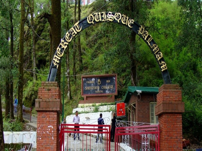 ১৮ অগাস্ট- রবিবার বন্ধ থাকবে , স্কুল, কলেজ, অফিস, আদালত সব সরকারি অফিসা৷