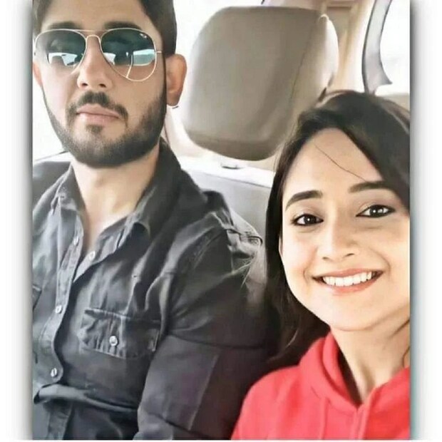ফ্যানেরা ভেবেছিলেন মিঠাই-উচ্ছেবাবুর জোড়ি বাস্তবেও টিকে যাবে৷ অর্থাৎ সৌমিতৃষা ও আদৃতের সম্পর্ক নিয়ে বেশ আশাবাদী ছিলেন মিঠাইয়ের ভক্তরা৷ কিন্তু সেই সম্পর্ক তৈরি হয়নি৷ উল্টে কৌশাম্বি ও আদৃতের প্রেম হয় এবং এবার বিয়ে৷ 