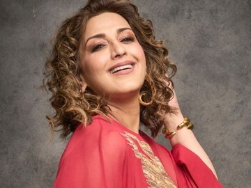 সুনীলের সঙ্গে প্রেম! বিয়ে ভাঙতে চান রাজ ঠাকরে, সোনালিকে বিয়ে করতে চেয়েছিল আর কে?