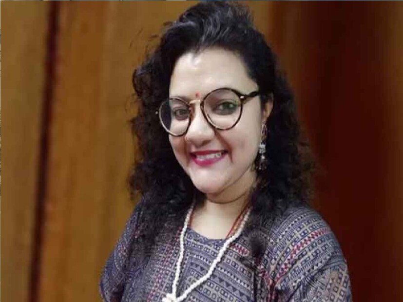 *হলফনামা অনুযায়ী দুটি যানবাহনের মালিক সুজাতা মণ্ডল, যার মধ্যে একটি সেকেন্ড হ্যান্ড ৩ লক্ষ ৮০ হাজার টাকার চারচাকা এবং ৫৫ হাজার টাকার স্কুটি রয়েছে। সুজাতা মণ্ডলের কাছে সোনা রয়েছে প্রায় ৪০০ গ্রাম, যার হলফনামা অনুযায়ী ২৫ এপ্রিল পর্যন্ত বর্তমান মূল্য হল ২৬ লক্ষ ৫০ হাজার টাকা। বিনিয়োগ এবং অস্থাবর সম্পত্তির মূল্য ৯১ লক্ষ ৯৪ হাজার ৭৫৩ টাকা ৮২ পয়সা। সংগৃহীত ছবি। 