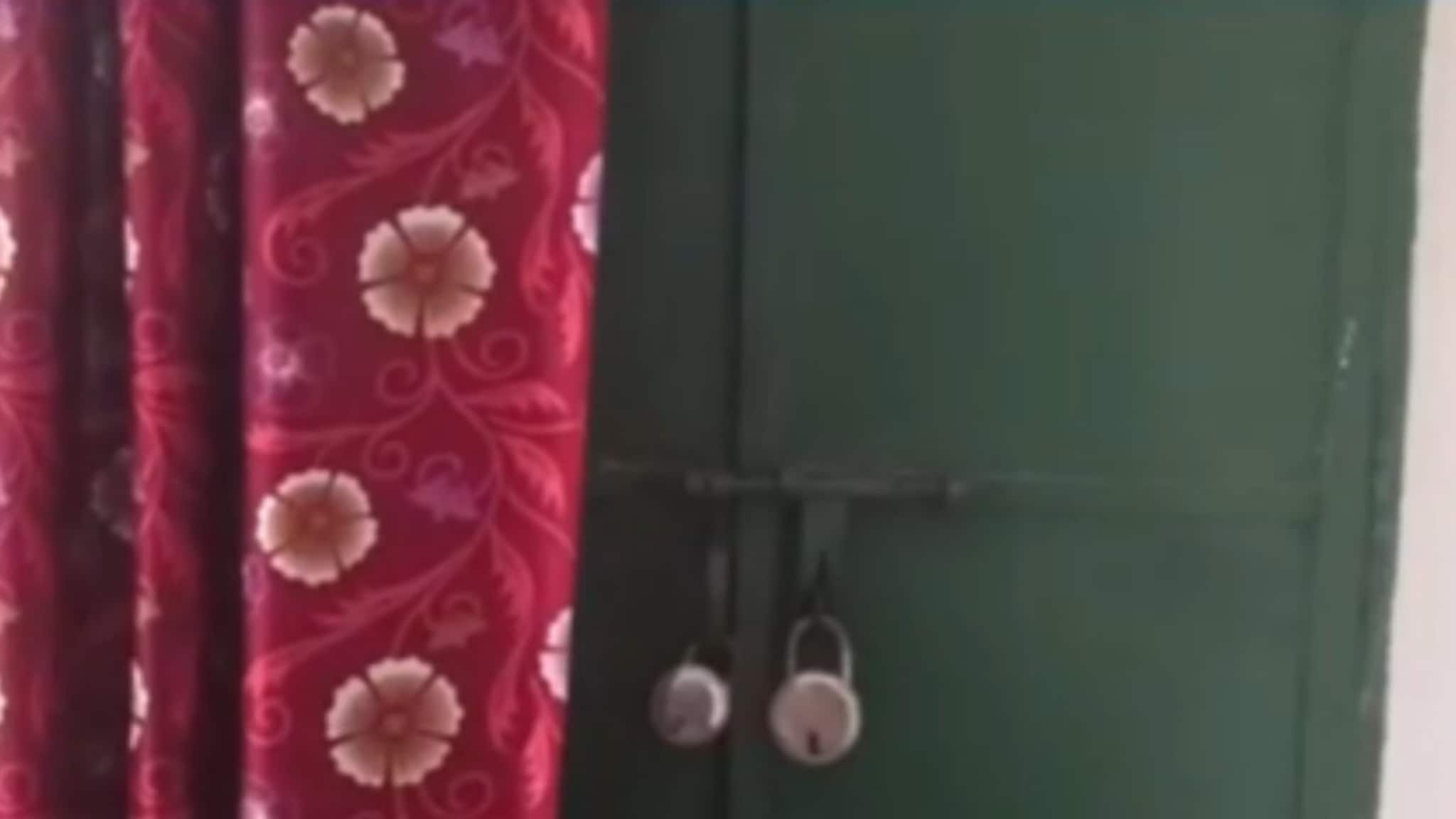 ৪ দিন ধরে নেই জল! পঞ্চায়েত প্রধানকে তালাবন্দি করল গ্রামবাসীরা