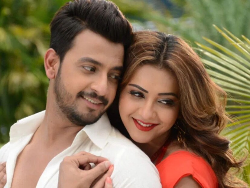 রাজ চক্রবর্ত্তীর সিনেমা ‘পারব না আমি ছাড়তে তোকে’ থেকেই তাঁদের সম্পর্কের শুরু। তারপর গড়িয়েছে অনেক জল। সূত্রের খবর, বিদেশে বিয়ে করলেও কলকাতায় ফিরে ইন্ডাস্ট্রির বন্ধুবান্ধবদের নিয়ে হবে রিসেপশন পার্টি।