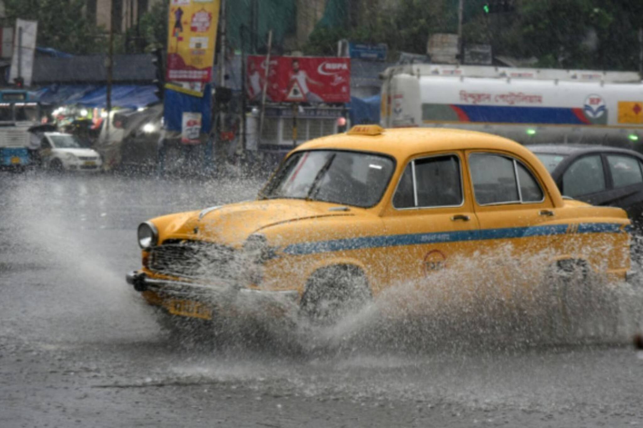 সোমে সারাদিন চলল বৃষ্টি! মঙ্গলে কেমন থাকবে আবহাওয়া? আপডেট দিল হাওয়া অফিস