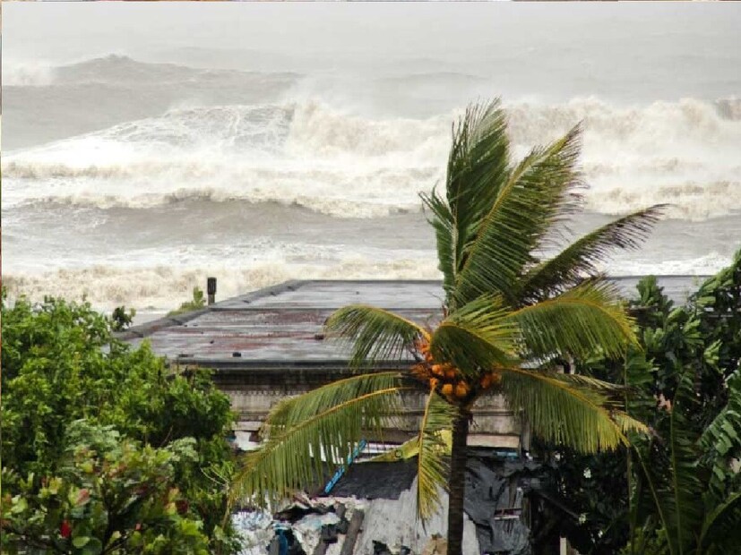 বছরের প্রথম ঘূর্ণিঝড় আঘাত হানতে পারে দক্ষিণবঙ্গের উপকূলবর্তী অঞ্চলগুলিতে এমনই সম্ভাবনার কথা জানিয়েছে হাওয়া অফিস। বঙ্গোপসাগরে সৃষ্টি হয়েছে এই ঘূর্ণিঝড়। যার সম্ভাব্য গতিপথ বাংলাদেশ থাকলেও, দক্ষিণবঙ্গের উপকূলবর্তী অঞ্চলে ও আছড়ে পড়া সম্ভাবনার কথা জানিয়েছে আলিপুর হাওয়া অফিস। 