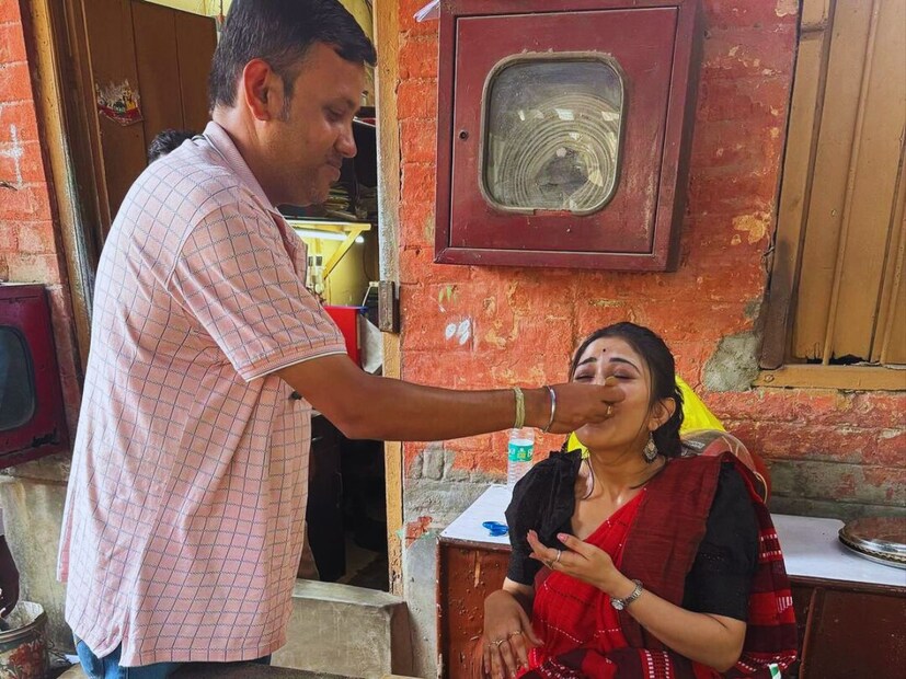 মিঠাই ধারাবাহিকে একটি গুরুত্বপূর্ণ চরিত্রে ছিলেন কৌশাম্বী। ফুলকিতেও তাঁর চরিত্র বেশ পজিটিভ।