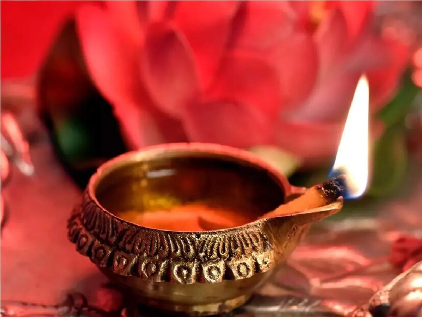 সনাতনী মতে মনে করা হয়, এই শুভ তিথিতে যা করবেন, তার সুফল অক্ষয় হয়ে থাকবে। বলছেন জ্যোতিষ বিশেষজ্ঞ অরবিন্দ ত্রিপাঠী।