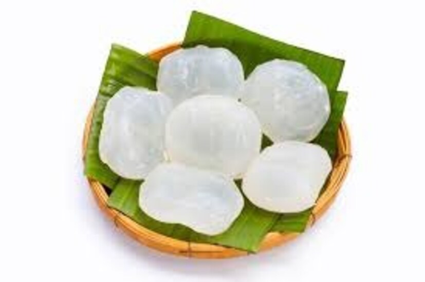 লো ক্যালরি ফল তালশাঁসে ফাইবার খুবই বেশি। খিদে কমানোর পাশাপাশি শরীরে খনিজের যোগান দেয় এই ফল। অ্যান্টি ইনফ্লেম্যাটরি ও অ্যান্টি মাইক্রোবিয়াল গুণ ত্বকের সমস্যা দূর করে। ঘামাচি থেকে মুক্তি দেয়।