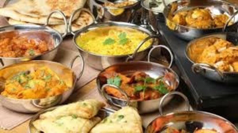 অতিরিক্ত নোনতা, মশলাদার প্রক্রিয়াজাত খাবারও ছুলির কারণ হতে পারে। ঠান্ডা খাবার খেলে, ঠান্ডায় থাকলে, ঠান্ডা বাতাস গায়ে লাগলেও ছুলি ছেয়ে যেতে পারে ত্বকে।