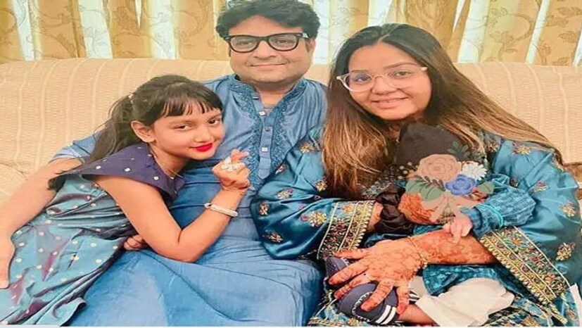 বর্ষার দ্বিতীয় স্বামী ছিলেন হাসান তৌহিদুর রহমান৷ বাংলাদেশের জনপ্রিয় ড্রামার ২০২২ সালে জুলাই মাসে মৃত্যু হয় রুমির৷ তাঁদের দুই সন্তান রয়েছে জারা ও জায়ান৷