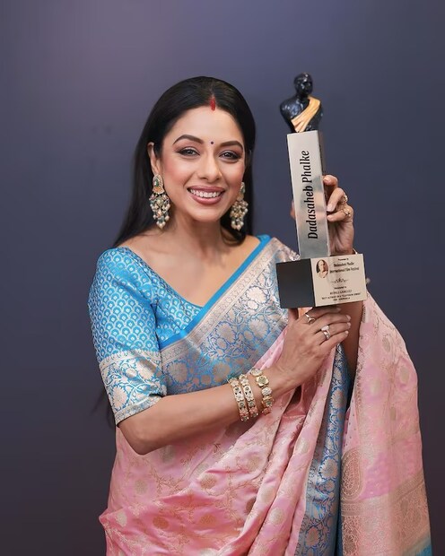 রূপালী আরও বলেছিলেন যে, তখনকার দিনে চলচ্চিত্র নির্মাতারা কর্পোরেট ব্যবস্থা না থাকায় চলচ্চিত্র নির্মাণের জন্য তাদের ব্যক্তিগত সম্পত্তি ঝুঁকিও নিয়ে নিতেন। তখনকার দিনে গহনা বিক্রি করে এবং বাড়ি বন্ধক রেখে চলচ্চিত্র নির্মাতার টাকায় চলচ্চিত্র নির্মাণ করা হতো, এটাই ছিল প্রবণতা ও আবেগ।