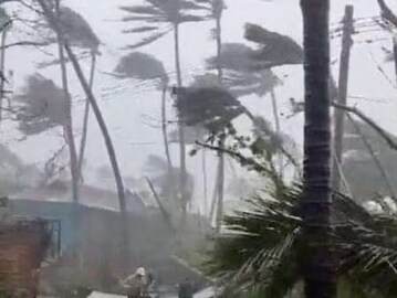 আর মাত্র ২ ঘণ্টা...! ঝেঁপে আসছে তুমুল ঝড়-বৃষ্টি! ভাসবে দক্ষিণবঙ্গের ৩ জেলা