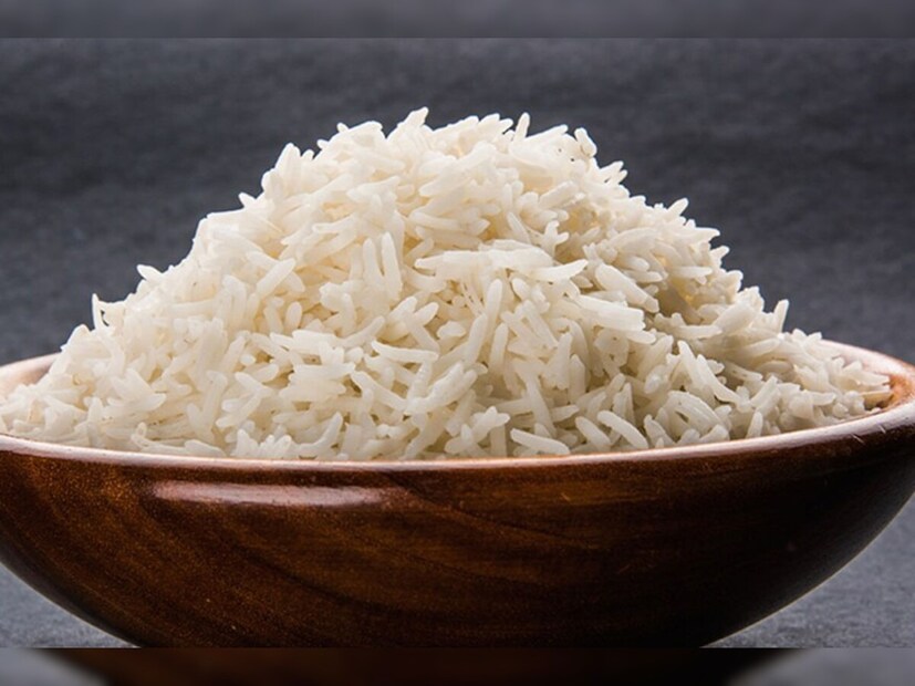 তবে কেউ কেউ চাল প্রায় ৩-৪ ঘণ্টা পানিতে ভিজিয়ে রাখেন। কিন্তু এতে করে চালের ভিটামিন ও মিনারেল জলে মিশে যায়। (Disclaimer: এই প্রতিবেদনটি কেবলমাত্র সাধারণ তথ্যের জন্য, তাই বিস্তারিত জানতে হলে সর্বদা বিশেষজ্ঞের পরামর্শ নিন।)