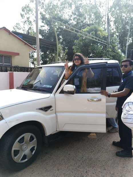প্রসঙ্গত, পাঁচ বছর আগে ২০১৯ সালের লোকসভা নির্বাচনে ষাঁড়েশ্বর এবং এক্তেশ্বর মন্দিরেই গাজন উৎসবে হাজির হয়ে তৎকালীন স্বামী সৌমিত্রের জয়ের কামনায় পুজো দিয়েছিলেন সুজাতা।