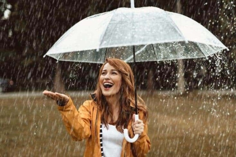 চুলে উকুন থাকলে বৃষ্টির জলে তাদের বংশবৃদ্ধি হয়। এই সময় বাতাসে আর্দ্রতা বেশি থাকে। তাই উকুনের দ্রুত বৃদ্ধি ঘটে।