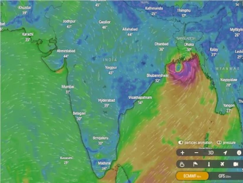 রবিবার দুপুর ১ টা থেকে সোমবার ভোর ৪ টে পর্যন্ত কলকাতার বিভিন্ন অংশে প্রবল বৃষ্টিপাত হয়েছে৷ বালিগঞ্জে ১৯৫ মিলিমিটার, বেহালা ফ্লাইং ক্লাবে ১৫২.৩৬ মিমি এবং সিপিটি ক্যানেলে বৃষ্টি হয়েছে ১৪১ মিমি৷