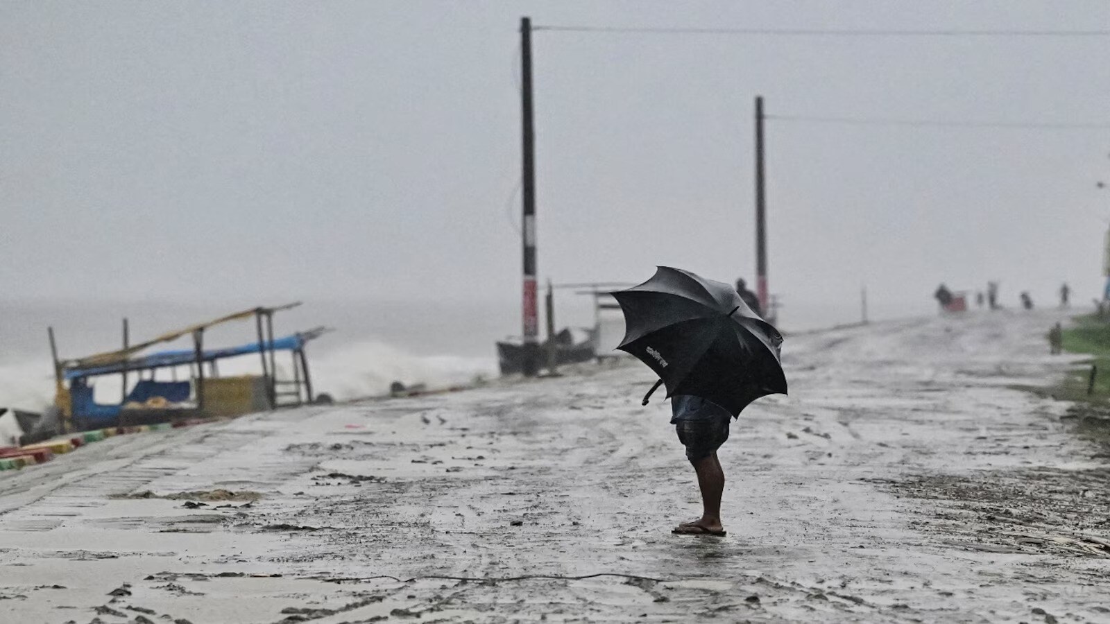 ভারী থেকে অতি ভারী বৃষ্টি হবে কলকাতা, হাওড়া, উত্তর এবং দক্ষিণ ২৪ পরগনা, বীরভূম, পূর্ব বর্ধমান এবং হুগলিতে৷