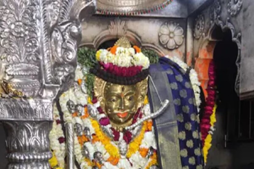 মহাদেবের রূপ কালভৈরব পূজিত হন দণ্ডপাণি বা ক্ষেত্রপাল হিসেবেও৷ বলা হয়, জীবন থেকে লোভ, মোহ, ক্রোধ, মোহ সংক্রান্ত অশুভ প্রভাব দূর করেন কালভৈরব৷ 