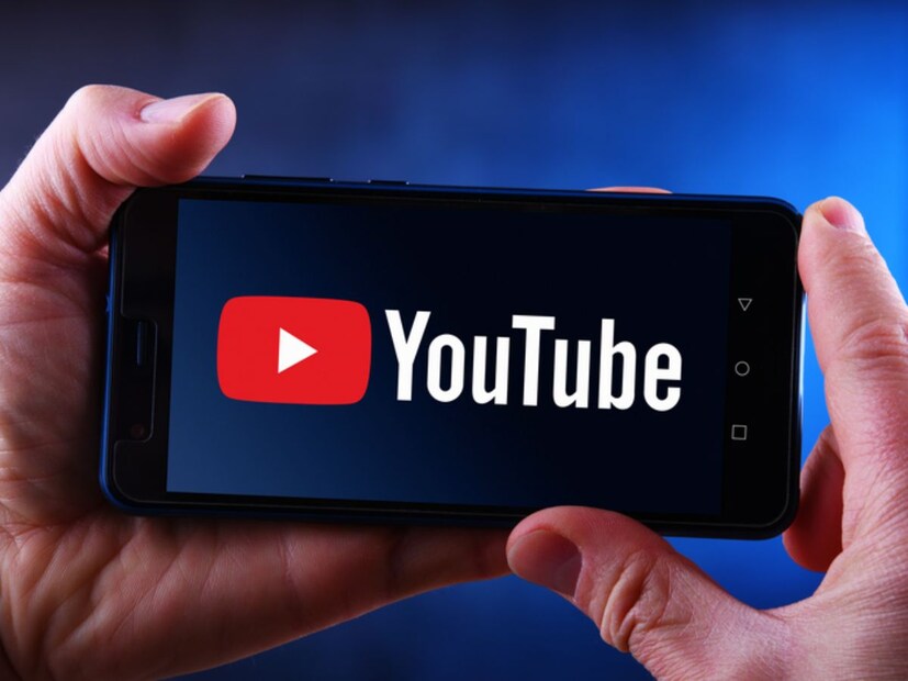 YouTube-এর ভিডিও-য় ১ মিলিয়ন ভিউ থেকে কত উপার্জন করা যাবে, তা প্রভাবিত করে এমন কিছু মূল কারণ নিম্নলিখিত:অ্যাডভার্টাইজিং রেট (CPM):
প্রত্যেক ১০০০ ভিউতে বিজ্ঞাপনদাতারা এই পরিমাণ অর্থ প্রদান করেন। সিপিএম বিভিন্ন বিষয়ের উপর নির্ভর করে। যেমন - ইউটিউবারের দর্শকরা কোথা থেকে ভিডিও দেখছেন, ভিডিওর বিষয়, অ্যাড ফরম্যাট বা বিজ্ঞাপনের বিন্যাস এবং অ্যাডভার্টাইজার কন্টেন্ট।