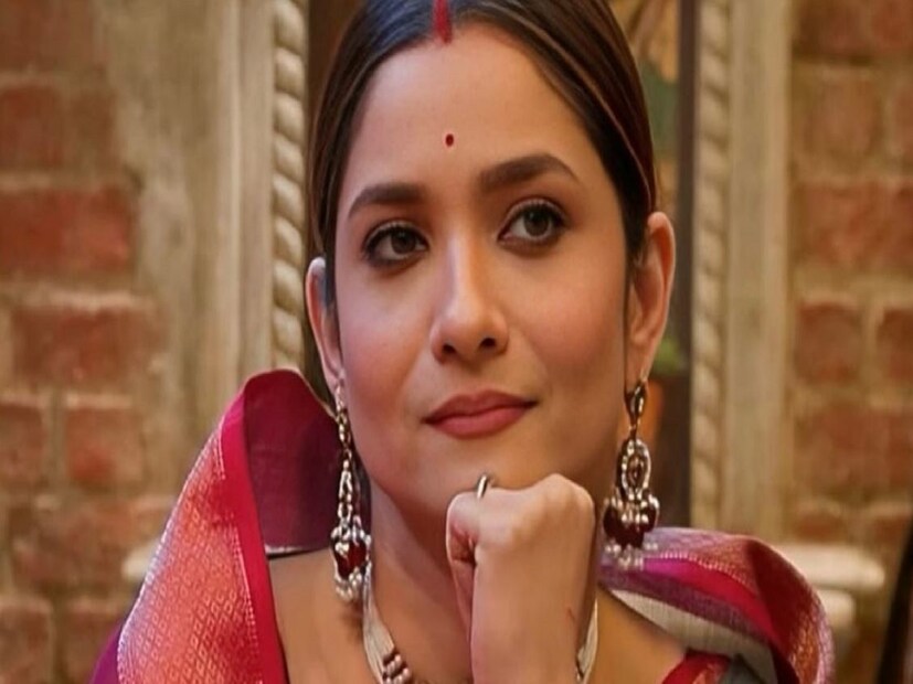 কিন্তু এরপরই ঘটে গেল জীবনেই সেই ঘটনা৷ বিয়ের পর ভিকি ও অঙ্কিতা দু’জনেই গিয়েছিলেন বিগ বসের ঘরে, প্রতিযোগী হিসেবে৷ আর সেখানেই জনসমক্ষে চলে এল তাঁদের নোংরা লড়াই, একে অপরের প্রতি ঘৃণা৷ ছবি না ভিডিওতে দেখানো ভালবাসা যেন উবে গেল৷