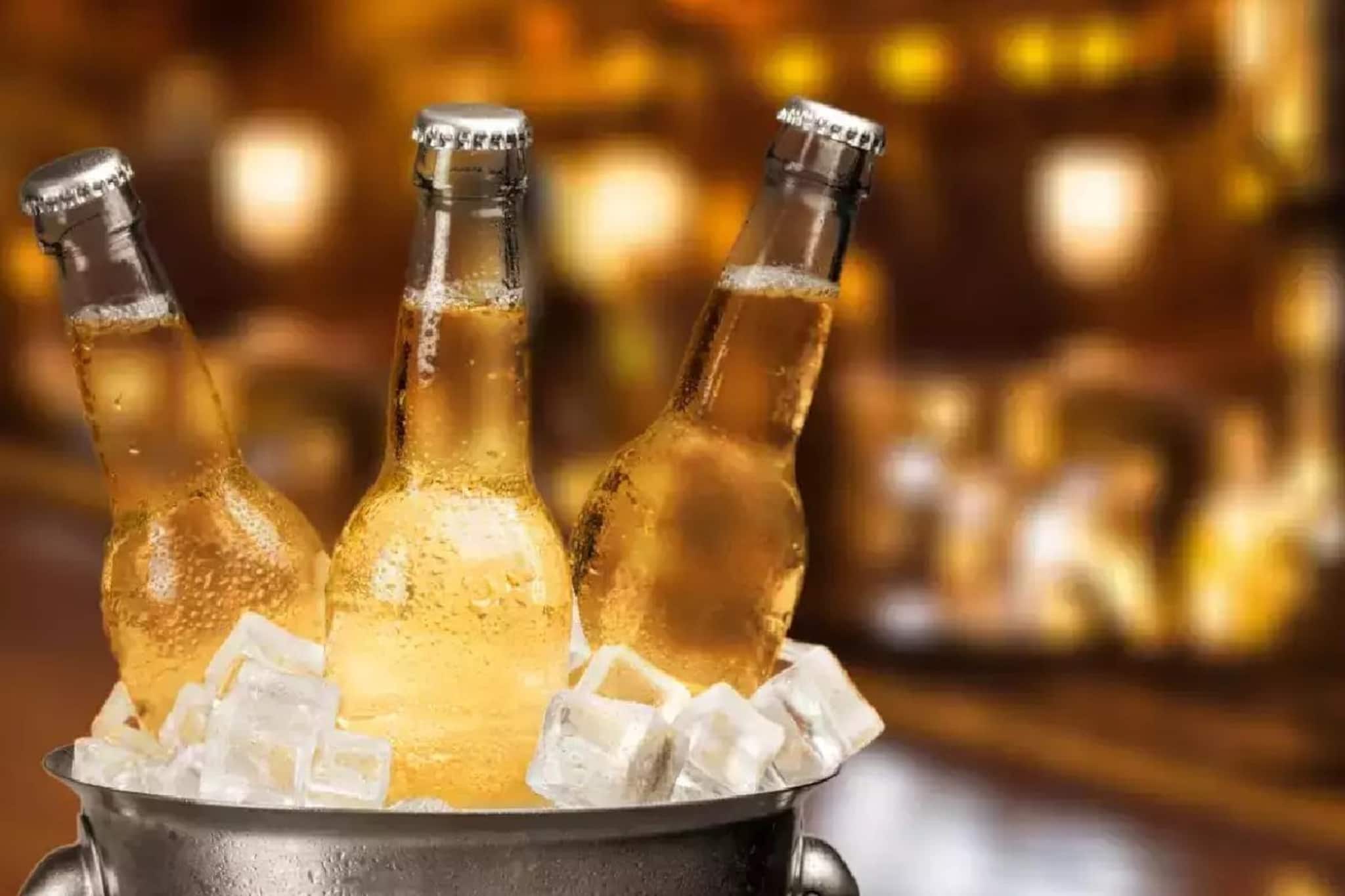 বিয়ারের এক্সপায়ারি ডেট হয়! দেখে কেনেন না নিশ্চয়ই? বোতলের কোথায় লেখা থাকে তারিখ