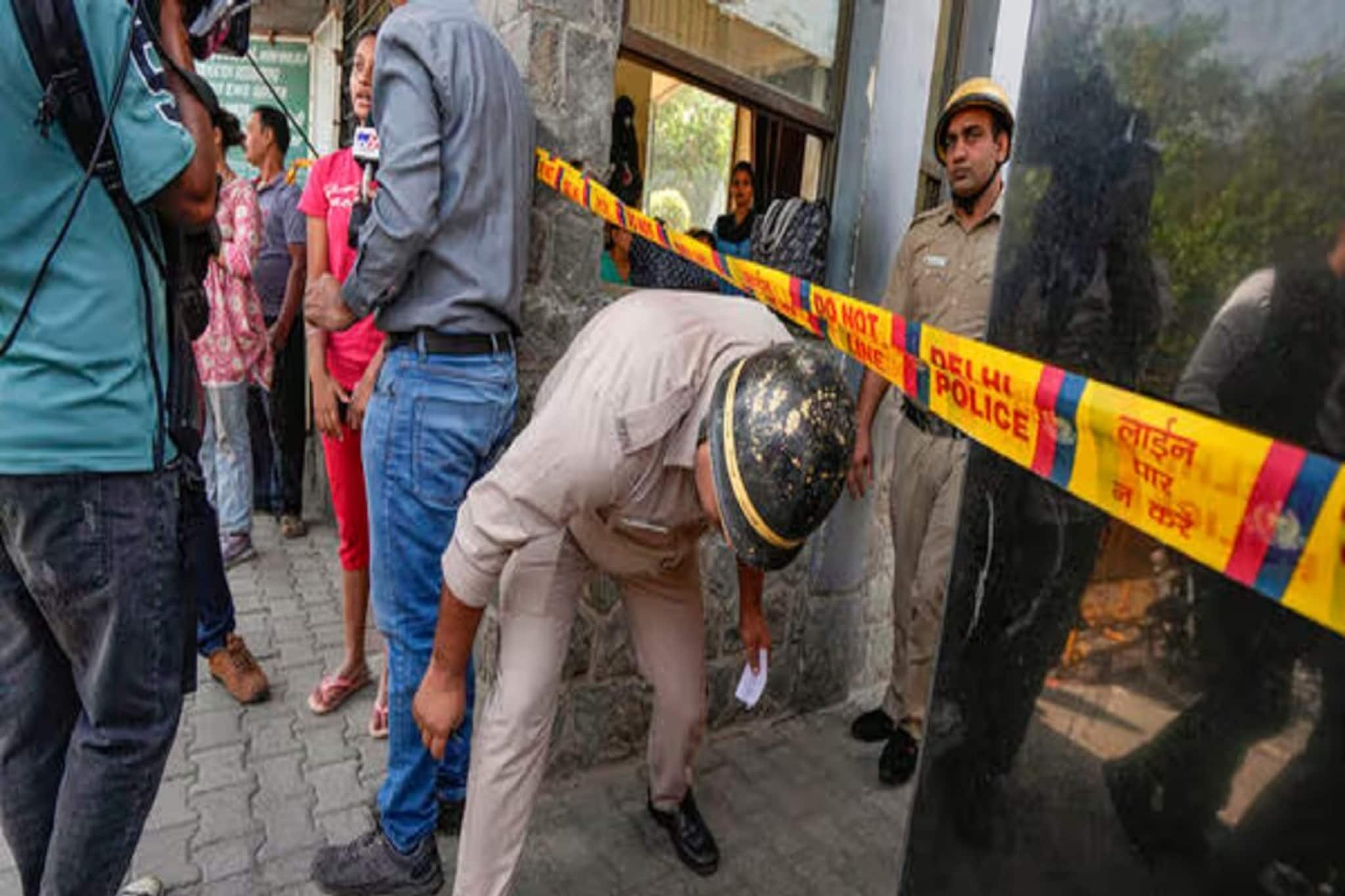 একটা ইমেইল, চার-চারটি স্কুল মুহূর্তে করা হল খালি! প্রবল আশঙ্কায় অভিভাবকরা