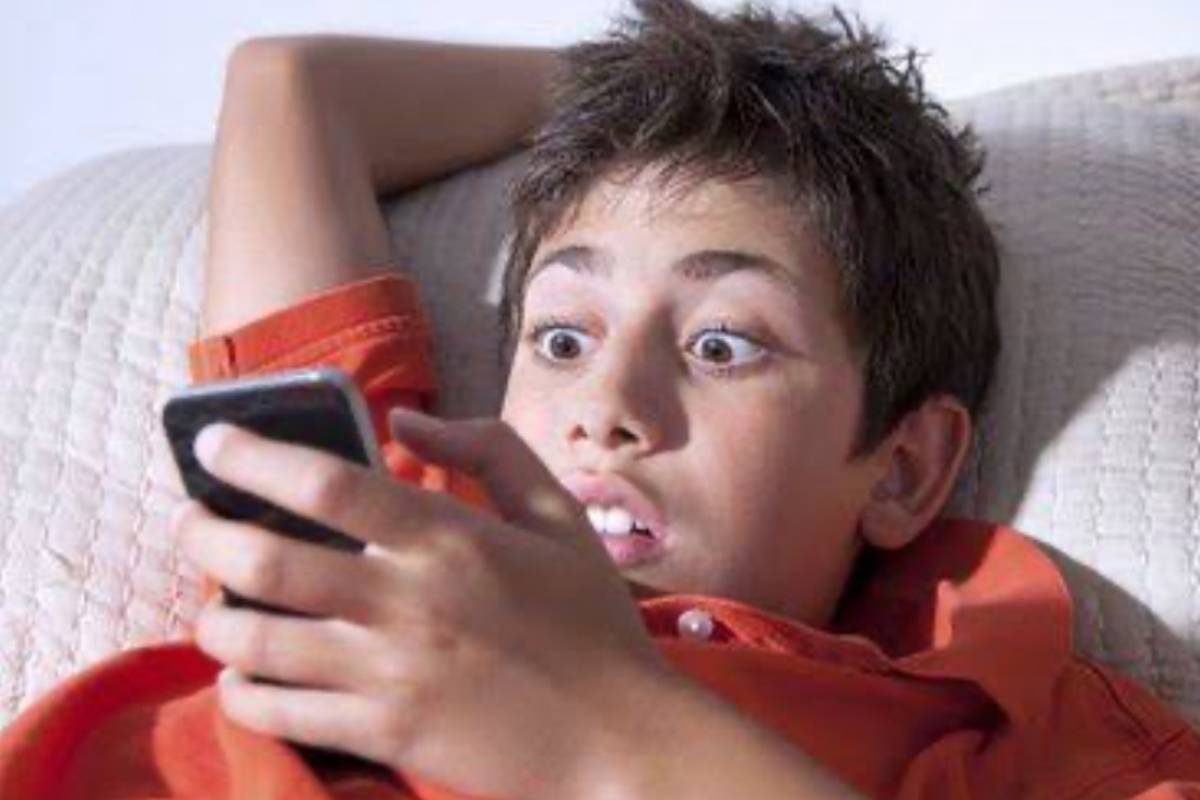 ইন্টারনেটে যৌন আবেদনের ছবি আপনার সন্তানকে কতটা প্রভাবিত করছে জানেন? ইন্টারনেটে যৌন আবেদনের ছবি আপনার সন্তানকে কতটা প্রভাবিত করছে জানেন?