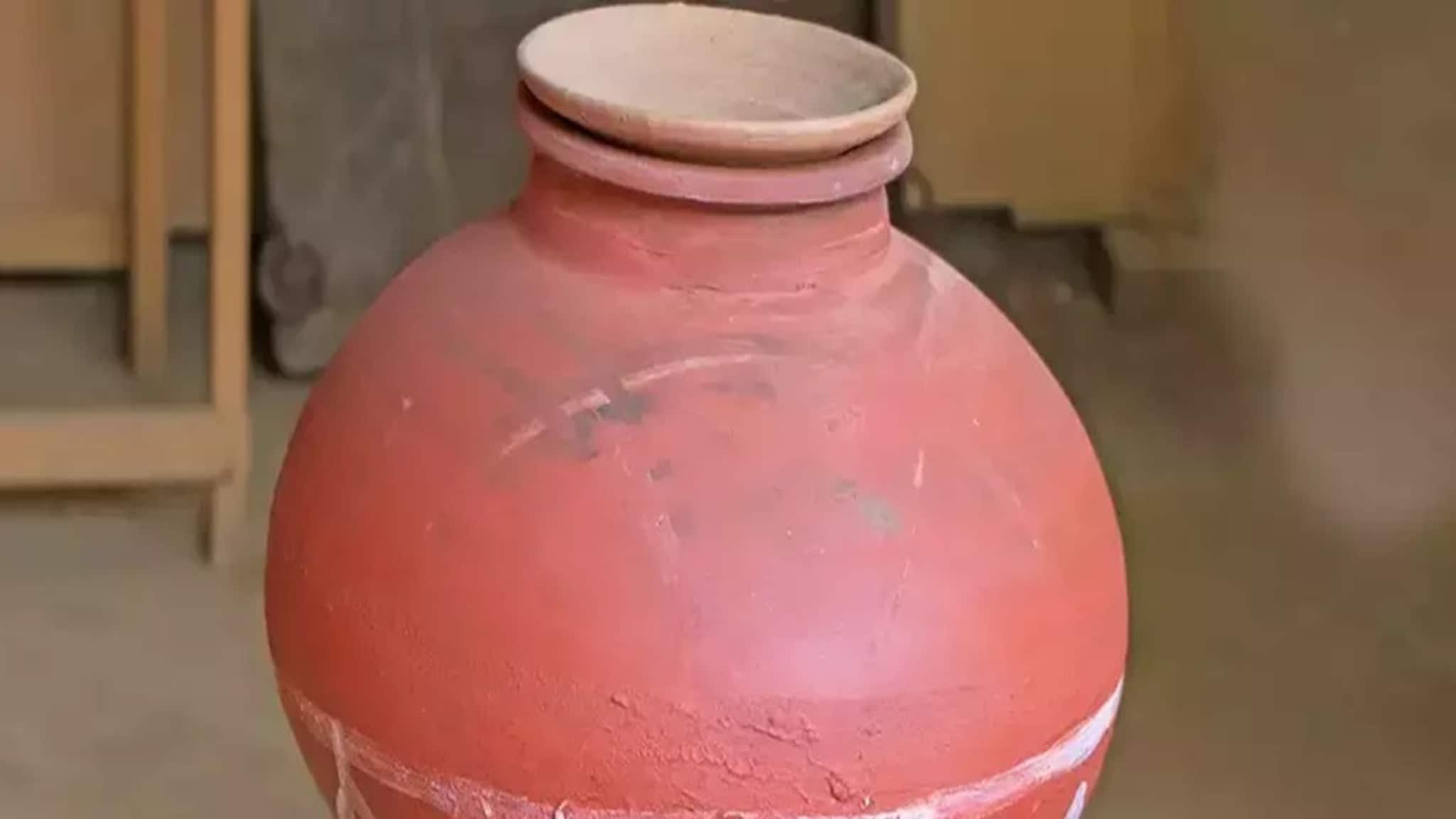 Earthen Pot Water: ফ্রিজের জল ছাড়ুন, গরমে মাটির কলসির জল পানে এতগুলো উপকার পাবেন