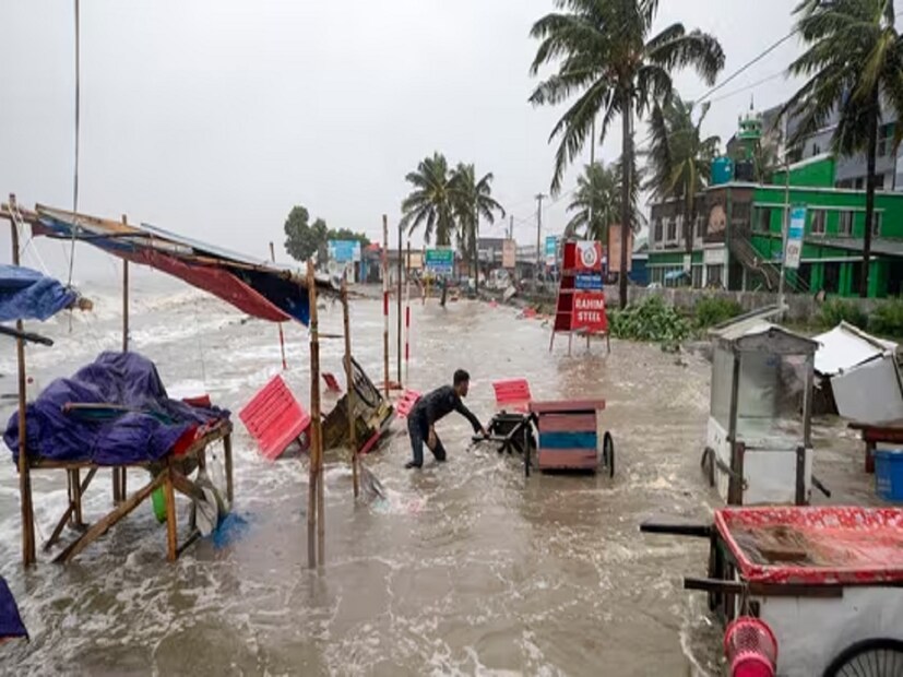 ১৯৭০ সালের ১২ নভেম্বর ঘণ্টায় সর্বোচ্চ ২২৪ কিলোমিটার বেগে আঘাত হানা এই ঘূর্ণিঝড়ের সময় উপকূলীয় এলাকায় জলোচ্ছ্বাসের উচ্চতা ছিল ১০-৩৩ ফুট!