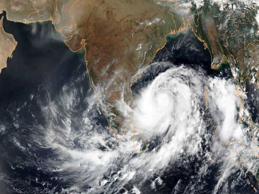 গ্রেট বেঙ্গল সাইক্লোন অব ১৭৩৭ বলেই পরিচিত ছিল এই সুনামি কিংবা ঘূর্ণিঝড়। যেটার মাপ আজকের দিনে ৪ তলা বিল্ডিং এর সমান। ৬ ঘন্টা টানা বৃষ্টি যার কারণে ৩৮১ মিলিমিটার বৃষ্টি হয়েছিল, যার কল্পনা করলেই এখন ভয় লাগে গা শিউড়ে ওঠে। কারণ তখনকার সময়ে মৃত্যু হয়েছিল প্রায় ৩ লক্ষ মানুষের। 