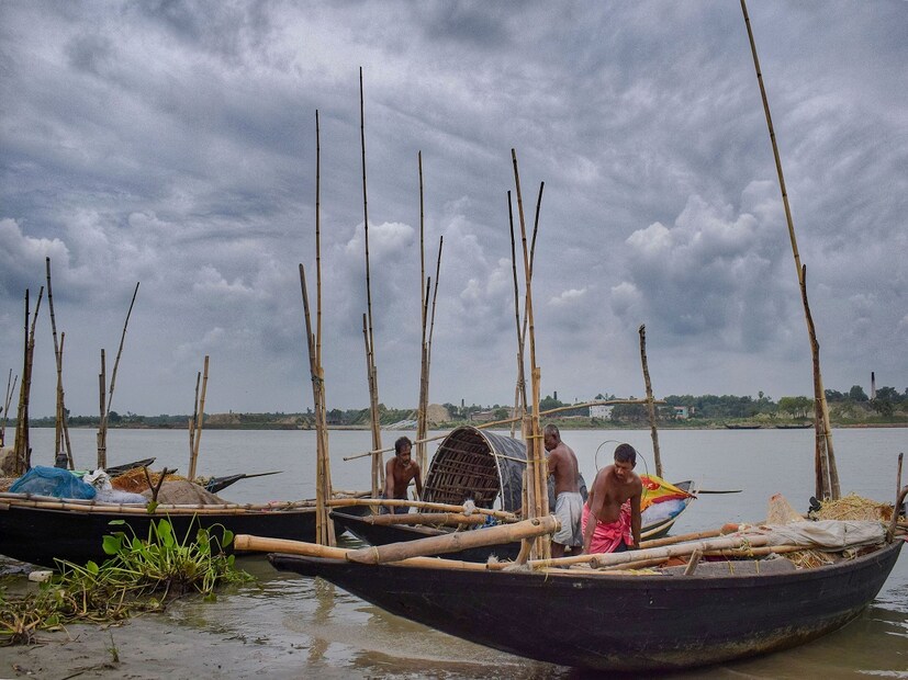 বাংলাদেশের সুন্দরবন উপকূলে আছড়ে পড়া এই ঝড়ের ধ্বংসলীলার জেরে ঢাকা শহরে লোক সমাগম এক ধাক্কায় লাফিয়ে তলানিতে গিয়ে ঠেকে। এই সাইক্লোন মোকাবিলায় ইংরেজ প্রশাসনের ভূমিকা নিয়ে পরবর্তী সময়ে সমালোচনার ঝড় ওঠে ।