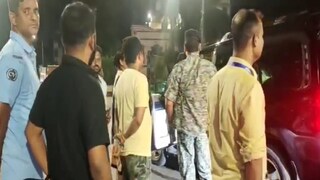 দিব্যেন্দু অধিকারীর গাড়িতে তল্লাশি দিব্যেন্দু অধিকারীর গাড়িতে তল্লাশি