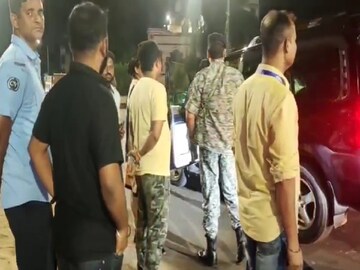 দিব্যেন্দু অধিকারীর গাড়িতে তল্লাশি