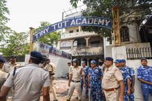 স্কুলের নালা থেকে উদ্ধার চার বছরের শিশুর দেহ, বিদ্যালয়ে আগুন আন্দোলনকারীদর