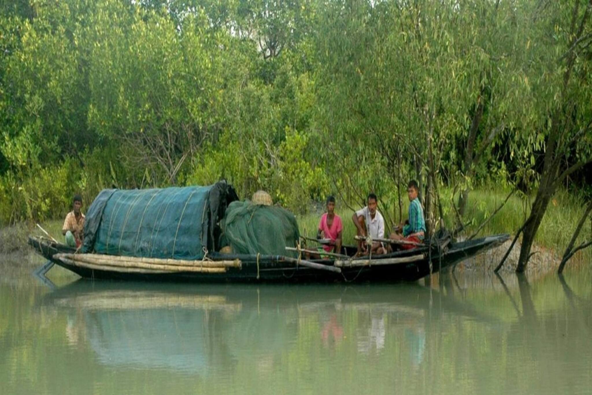ট্রলার থেকে উদ্ধার ২ মৎস্যজীবীর দেহ, এখনও নিখোঁজ ৭! সকাল থেকেই শুরু তল্লাশি!