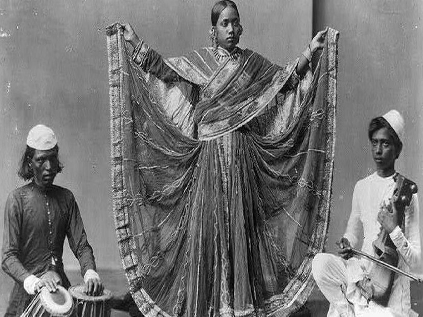 কথা হচ্ছে জনপ্রিয় গায়িকা গওহর জান। আজমগড়ে ১৮৭৩ সালে জন্ম হয়েছিল তাঁর। গওহর জানের তখন নাম ছিল এলিন অ্যাঞ্জেলিনা ইয়োওয়ার্ড। আর্মেনিয়ান বংশোদ্ভূত।