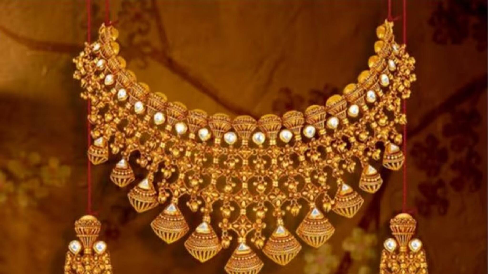 আপনি যে গয়না পরে আছেন তা আসল তো ? বাড়িতে বসেই জেনে নিন