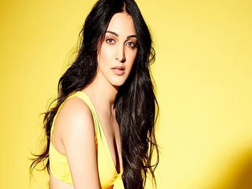এছাড়া কলা ও মেথি গুঁড়োর সঙ্গে গাঁদা ফুলের পাপড়িগুলোকে পিষে নিন। তাতে বাদাম তেল মিশিয়ে চুলের ওপর প্রয়োগ করুন। ৩০ মিনিট রেখে শ্যাম্পু করে ফেলুন।চুলের হারানো উজ্জ্বলতা ফিরিয়ে আনতে আপনি গাঁদা ফুলের মাস্ক ব্যবহার করত পারেন। Input- Piya Gupta 