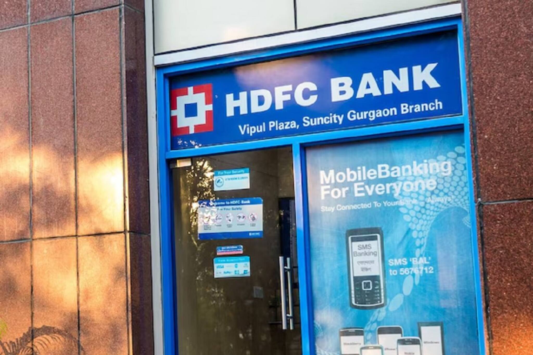HDFC ব্যাঙ্কে পাঁচ বছরের জন্য ১০ হাজার টাকার RD করেছেন? কত রিটার্ন পাবেন দেখুন