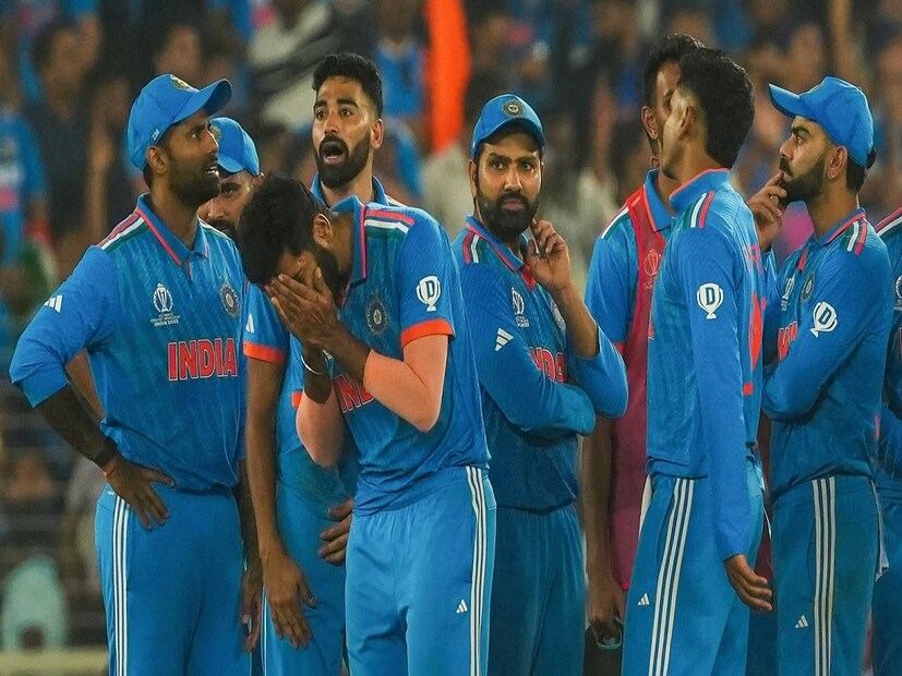 যতই টি-২০ বিশ্বকাপ এগিয়ে আসছিল তাঁকে নিয়ে বাড়ছিল চিন্তা। আদৌ টি-২০ বিশ্বকাপের আগে চেনা ছন্দে তিনি ফিরতে পারবেন কিনা, প্রতিযোগিতায় সেরাটা দিতে পারবেন কিনা তা নিয়ে বাড়ছিল চিন্তা। অবশেষে ফিরলেন তিনি।