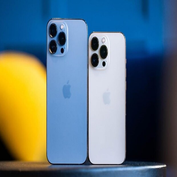 iPhone সিরিয়াল নম্বর যাচাই:ইনভয়েস এবং রিটেল বক্সের সাহায্যে iPhone-এর সিরিয়াল নম্বর অথবা IMEI ম্যাচ করানোর পাশাপাশি Apple-এর ওয়েবসাইটে গিয়ে তা যাচাই করিয়ে নিতে হবে। এতে iPhone সংক্রান্ত সমস্ত তথ্য সামনে এসে যাবে।
