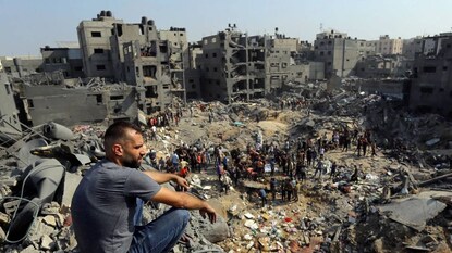 শরণার্থী শিবিরে হামলা ইজরায়েলের। শরণার্থী শিবিরে হামলা ইজরায়েলের।